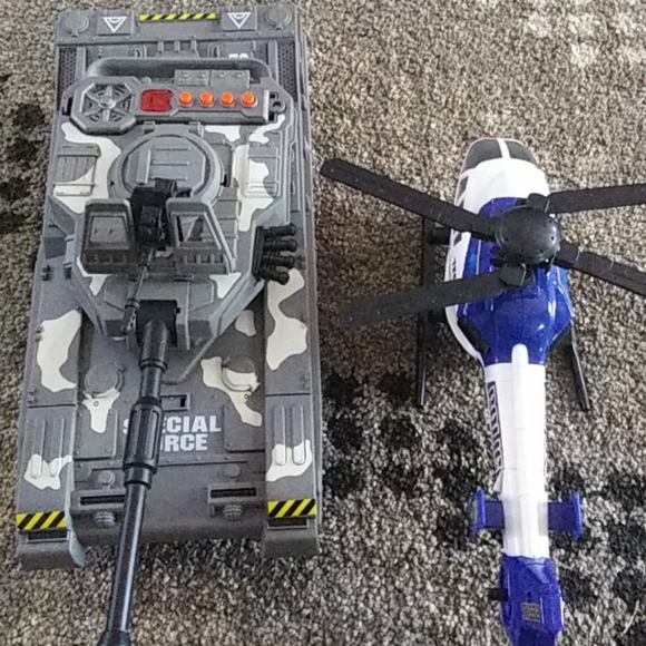 toys that light up and make noise